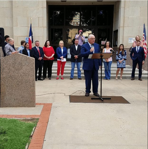 Chuck Lanehart reading Declaration of Independence